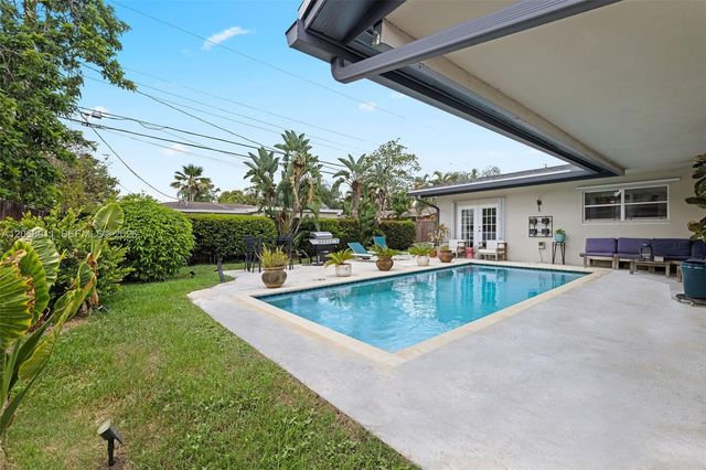3230 SW 23rd St, Fort Lauderdale, FL 33312