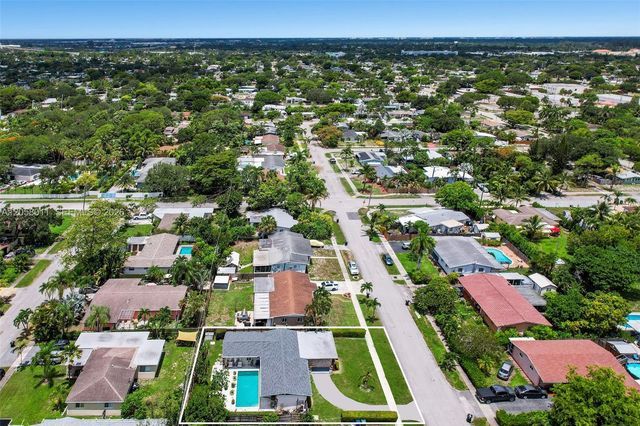 3230 SW 23rd St, Fort Lauderdale, FL 33312