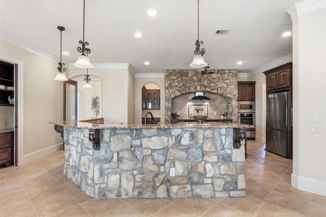 9120 Kenilworth Street, Houston, TX 77024