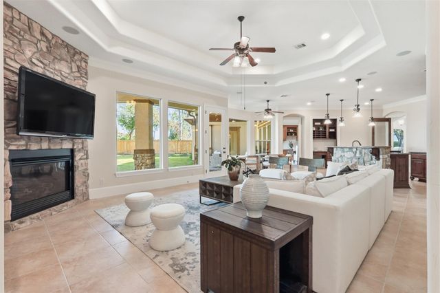 9120 Kenilworth Street, Houston, TX 77024