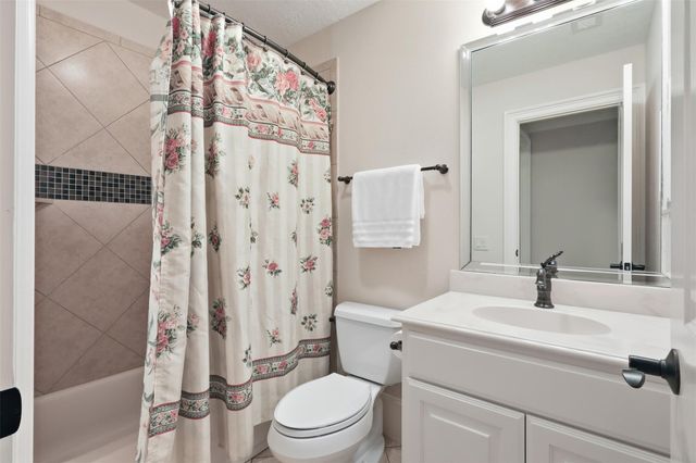 9120 Kenilworth Street, Houston, TX 77024