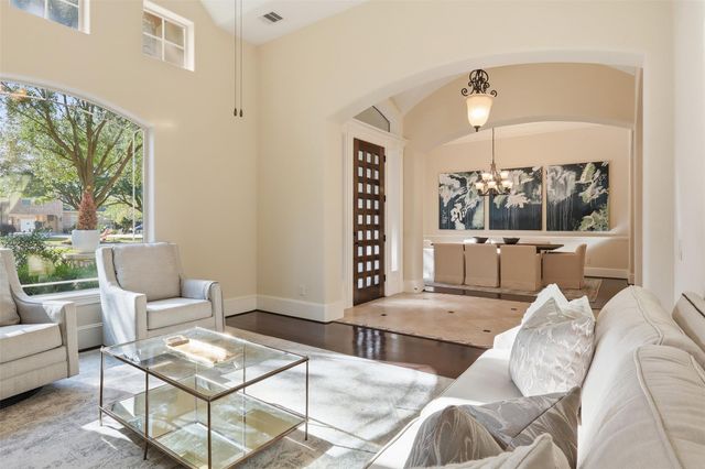 9120 Kenilworth Street, Houston, TX 77024