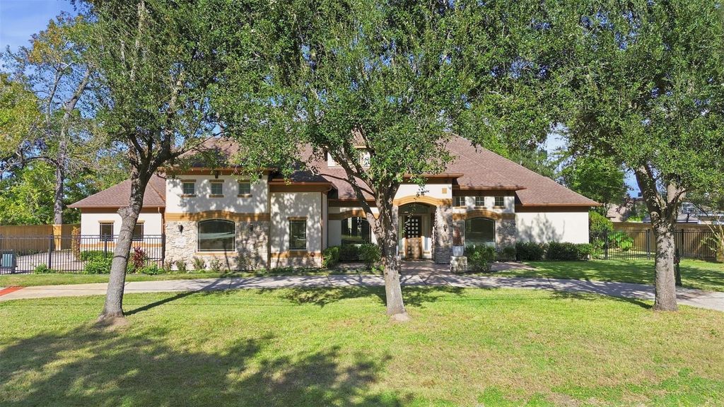 9120 Kenilworth Street, Houston, TX 77024