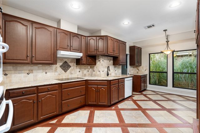 1106 Tahlequah Trail, Carrollton, TX 75007