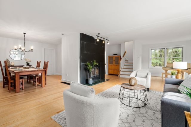 79 Beecher Pl 5, Newton, MA 02459