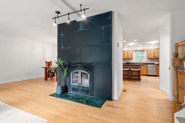79 Beecher Pl 5, Newton, MA 02459