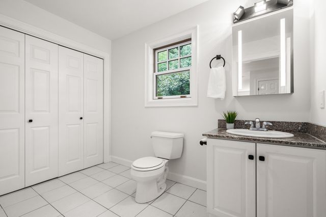 79 Beecher Pl 5, Newton, MA 02459