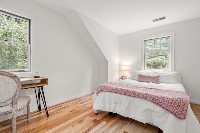 79 Beecher Pl 5, Newton, MA 02459