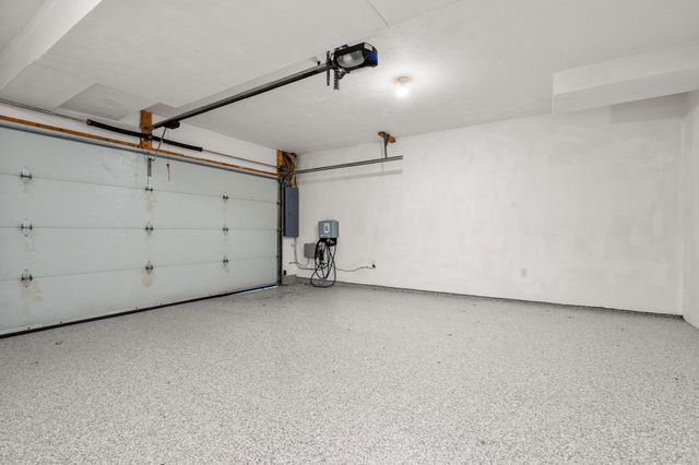 79 Beecher Pl 5, Newton, MA 02459