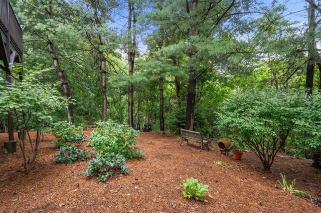 79 Beecher Pl 5, Newton, MA 02459