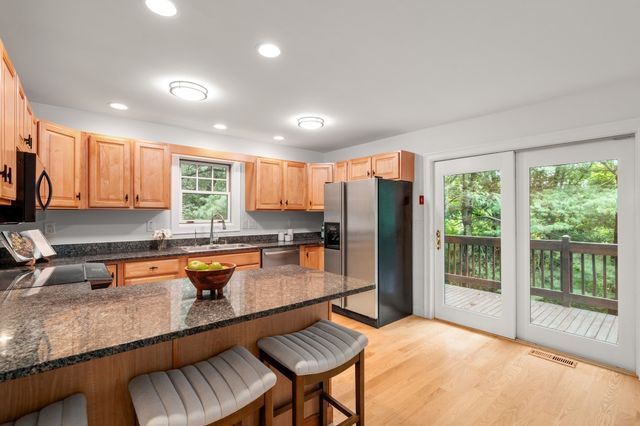 79 Beecher Pl 5, Newton, MA 02459