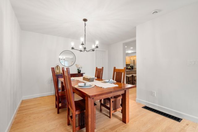 79 Beecher Pl 5, Newton, MA 02459