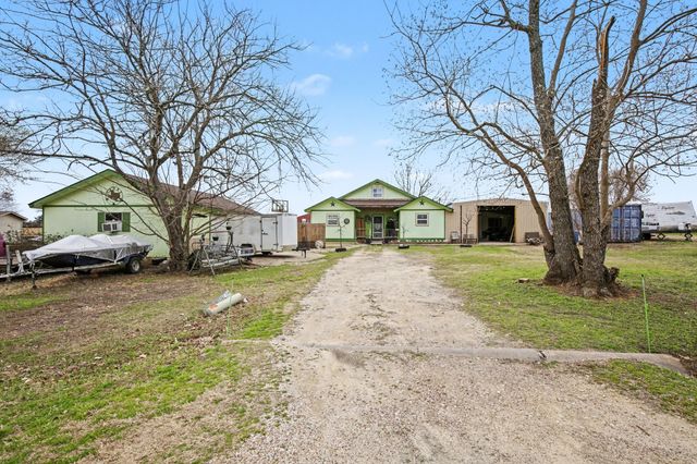 205 Davis Ranch Road, Alvarado, TX 76009