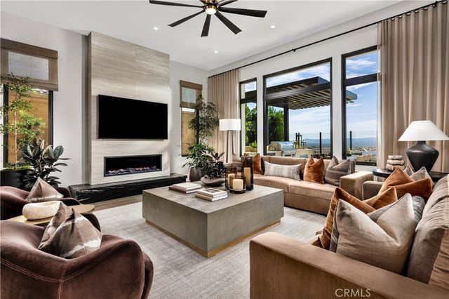 540 PENINSULA, Irvine, CA 92602