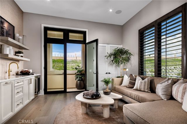 540 PENINSULA, Irvine, CA 92602