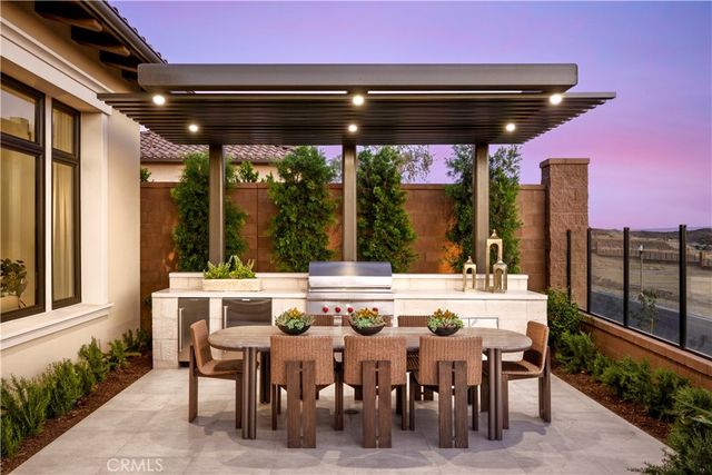 540 PENINSULA, Irvine, CA 92602