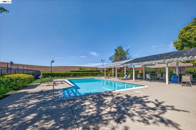 4135 Bishop Pine Way, Livermore, CA 94551