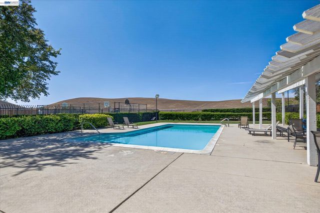 4135 Bishop Pine Way, Livermore, CA 94551