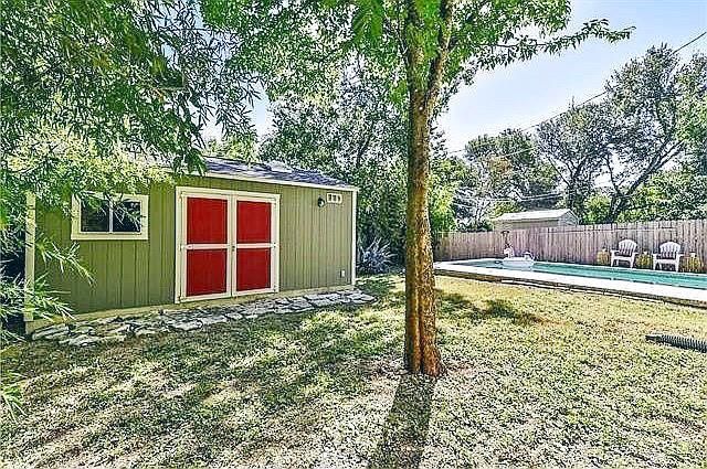 3305 Larry LN, Austin, TX 78722