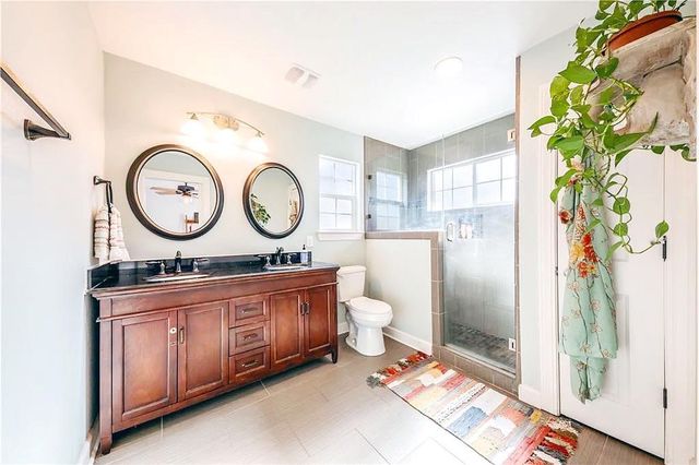 3305 Larry LN, Austin, TX 78722