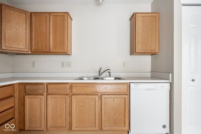 11194 Black Gold Drive, Noblesville, IN 46060