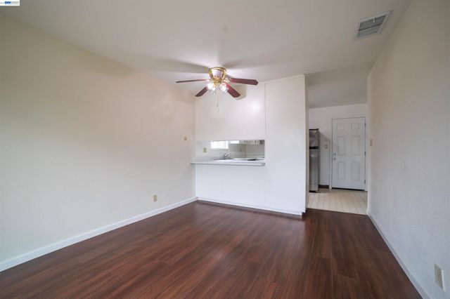 39627 Sundale Dr, Fremont, CA 94538