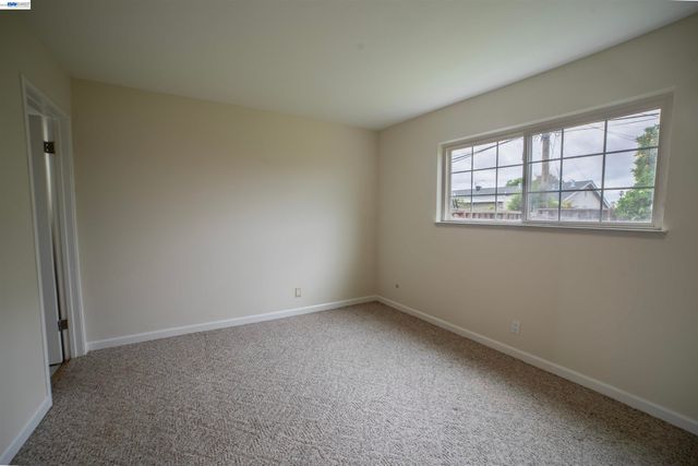 39627 Sundale Dr, Fremont, CA 94538