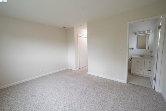 39627 Sundale Dr, Fremont, CA 94538