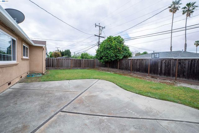 39627 Sundale Dr, Fremont, CA 94538