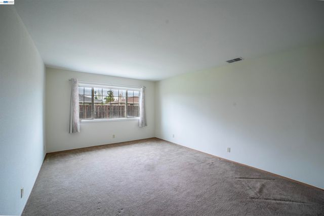 39627 Sundale Dr, Fremont, CA 94538