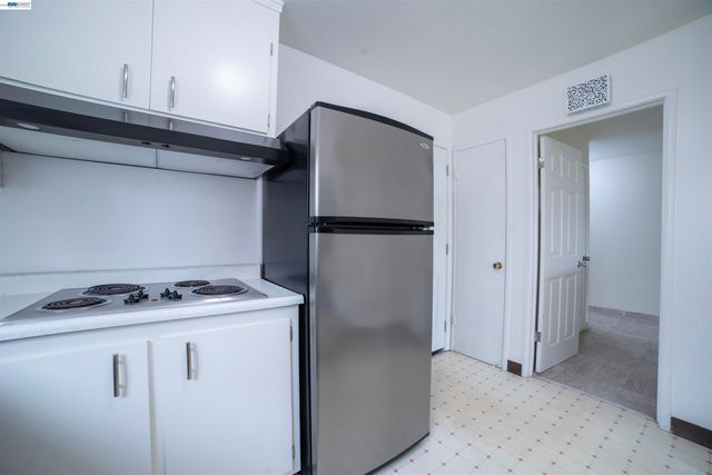 39627 Sundale Dr, Fremont, CA 94538