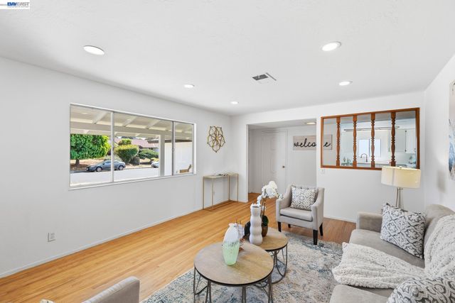 2167 Cypress Ave, San Pablo, CA 94806