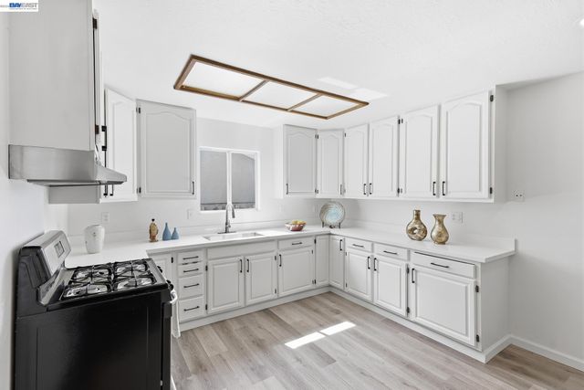 2167 Cypress Ave, San Pablo, CA 94806