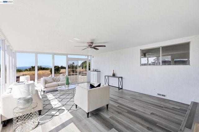 2167 Cypress Ave, San Pablo, CA 94806