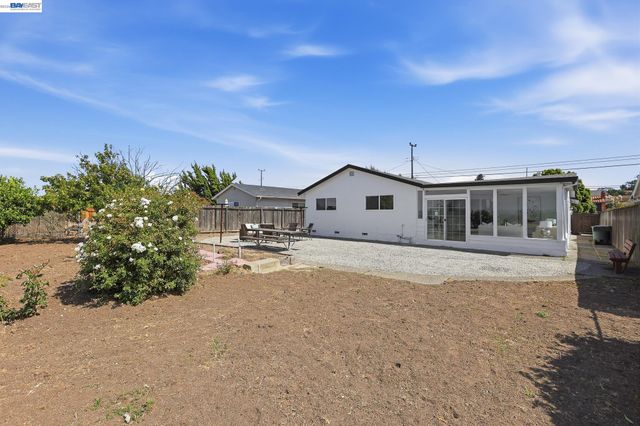 2167 Cypress Ave, San Pablo, CA 94806