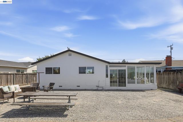 2167 Cypress Ave, San Pablo, CA 94806