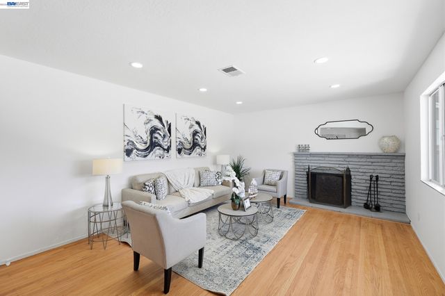 2167 Cypress Ave, San Pablo, CA 94806