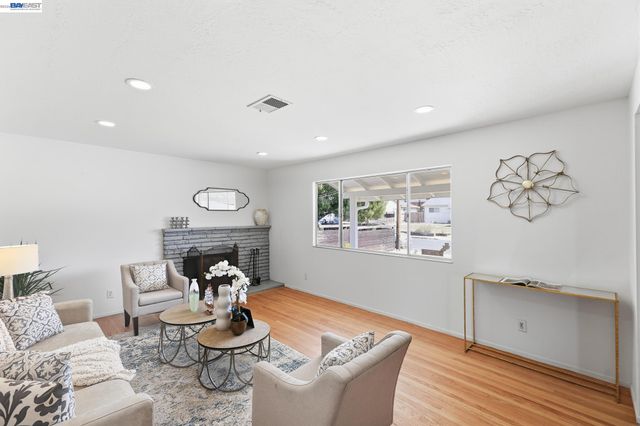 2167 Cypress Ave, San Pablo, CA 94806