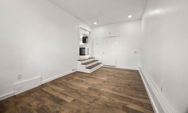 221 W Highland Street, Siloam Springs, AR 72761