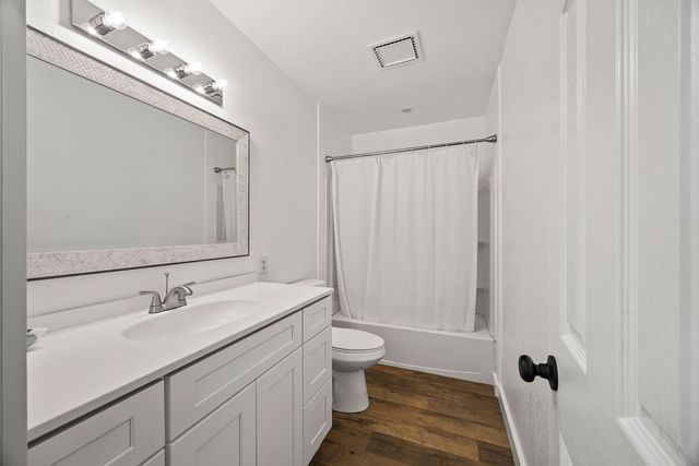 221 W Highland Street, Siloam Springs, AR 72761