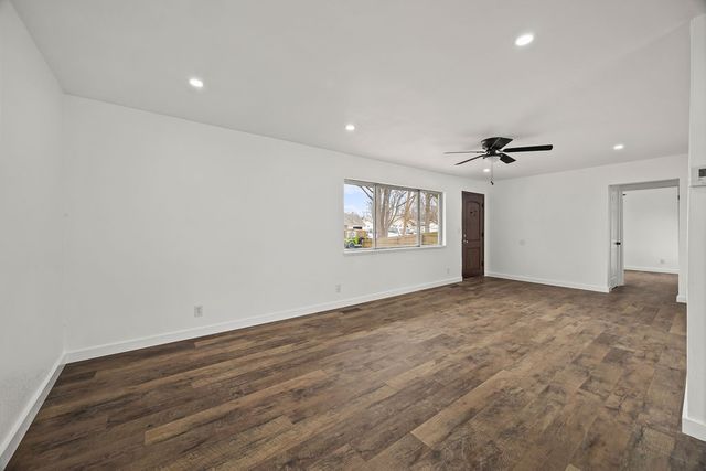 221 W Highland Street, Siloam Springs, AR 72761