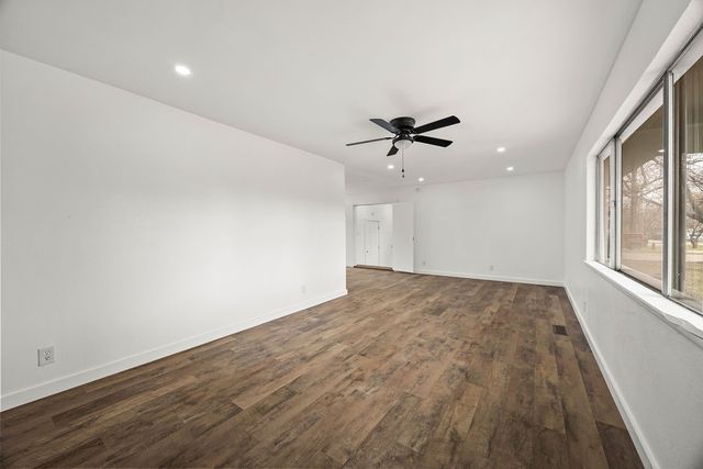 221 W Highland Street, Siloam Springs, AR 72761