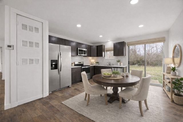 221 W Highland Street, Siloam Springs, AR 72761