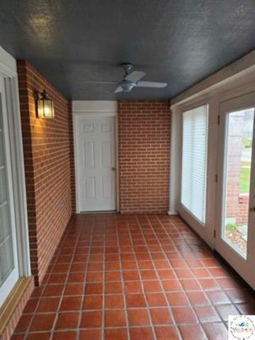 1006 E Palmer Place, Clinton, MO 64735