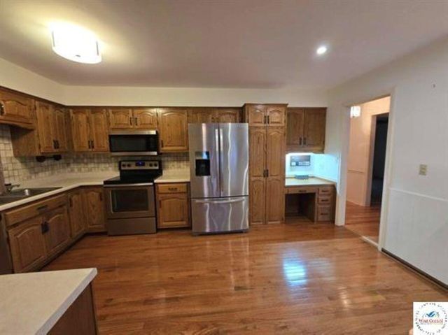 1006 E Palmer Place, Clinton, MO 64735