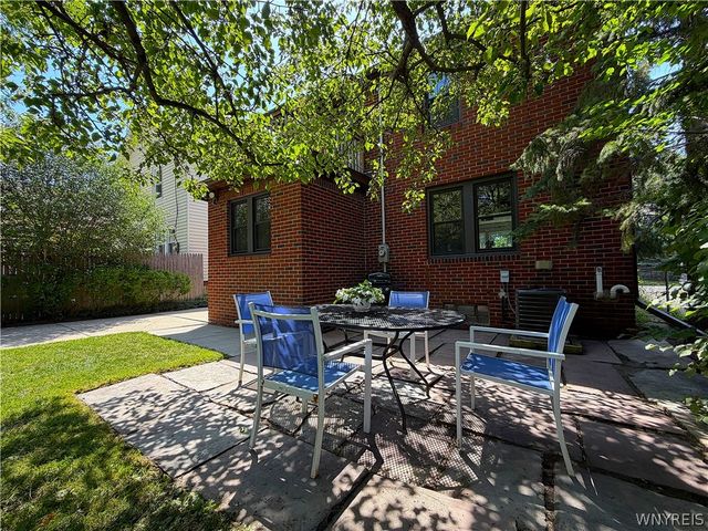 63 Washington Avenue, Tonawanda, NY 14217
