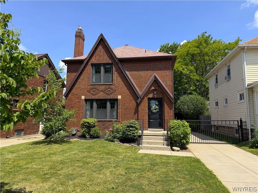 63 Washington Avenue, Tonawanda, NY 14217