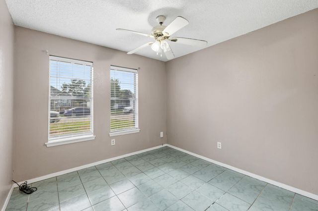 5112 Parsley Street, Baytown, TX 77521