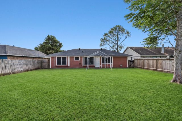 5112 Parsley Street, Baytown, TX 77521