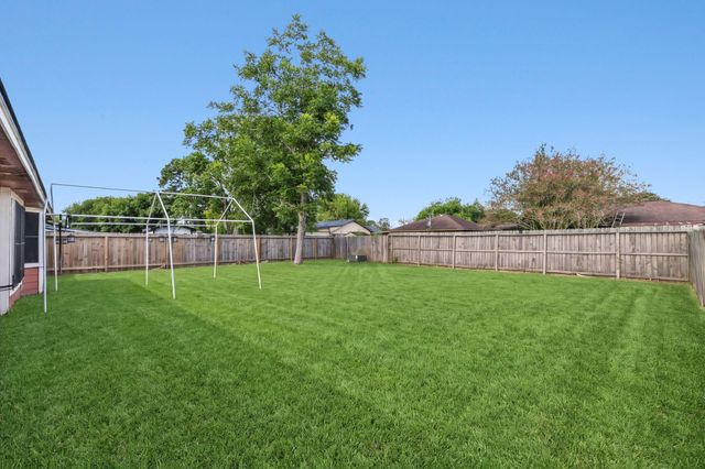 5112 Parsley Street, Baytown, TX 77521